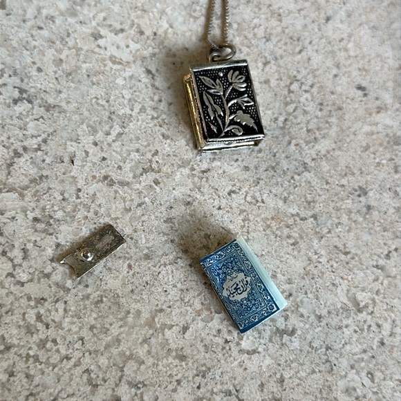 Silver box chain and small floral secret Quran book charm Farsi Persian - Picture 10 of 15